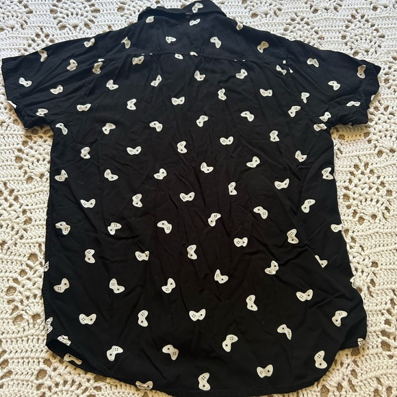 Hot Topic Video Game Controller Woven Button-Up Shirt Black White Size medium - Picture 4 of 7